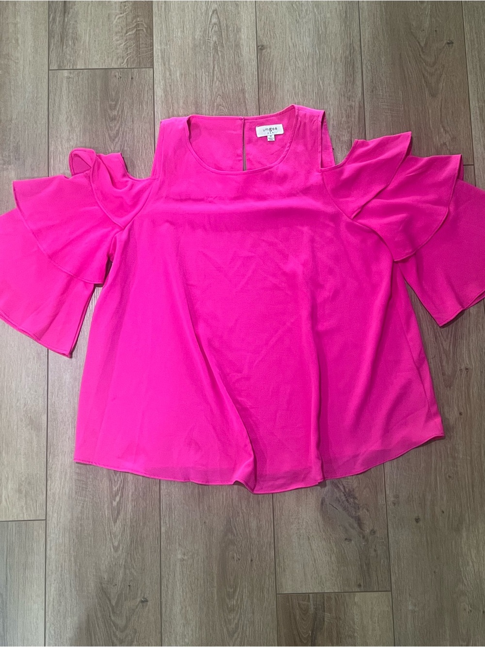 Umgee Bright Pink Cold-Shoulder Ruffle Blouse Women’s medium